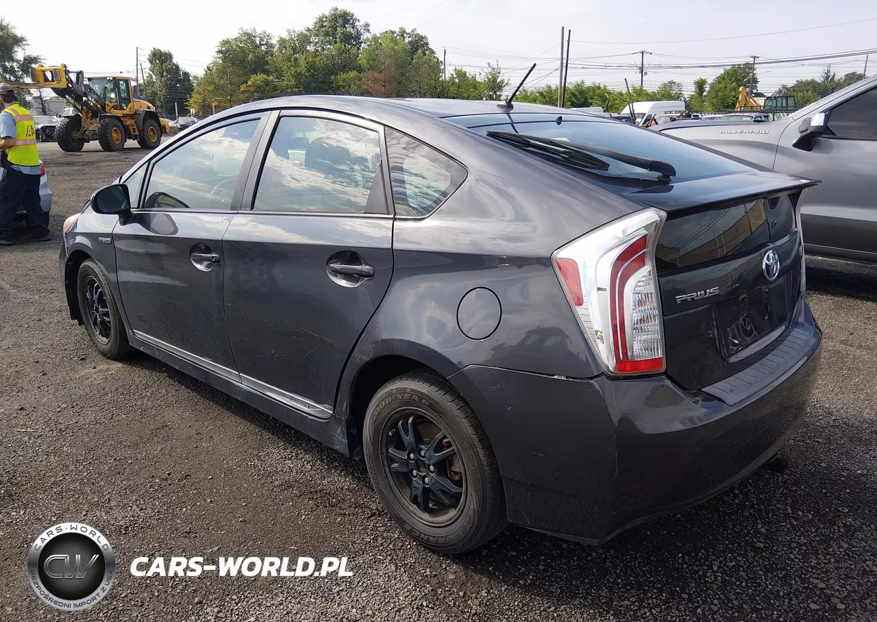 2014 Toyota Prius Two VIN:JTDKN3DU4E1770258 - 3