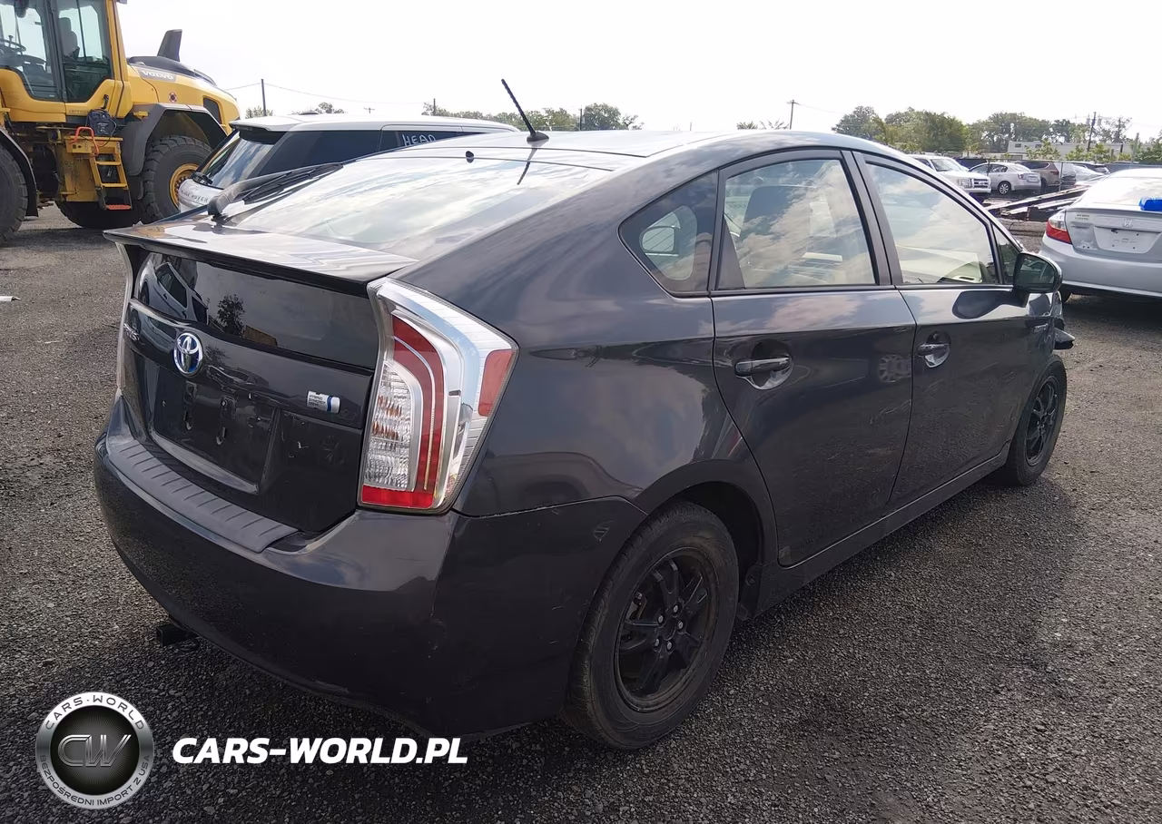 2014 Toyota Prius Two VIN:JTDKN3DU4E1770258 - 4