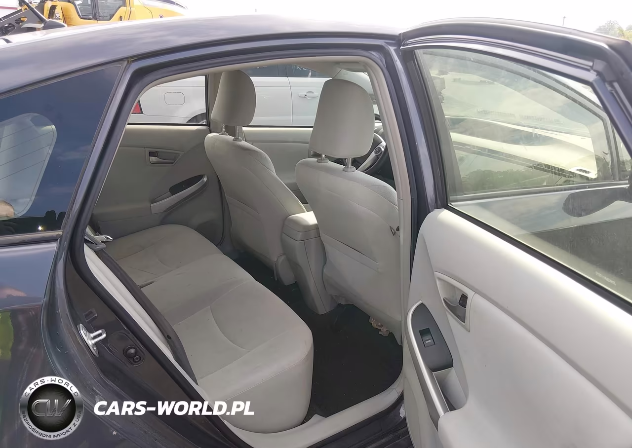 2014 Toyota Prius Two VIN:JTDKN3DU4E1770258 - 8