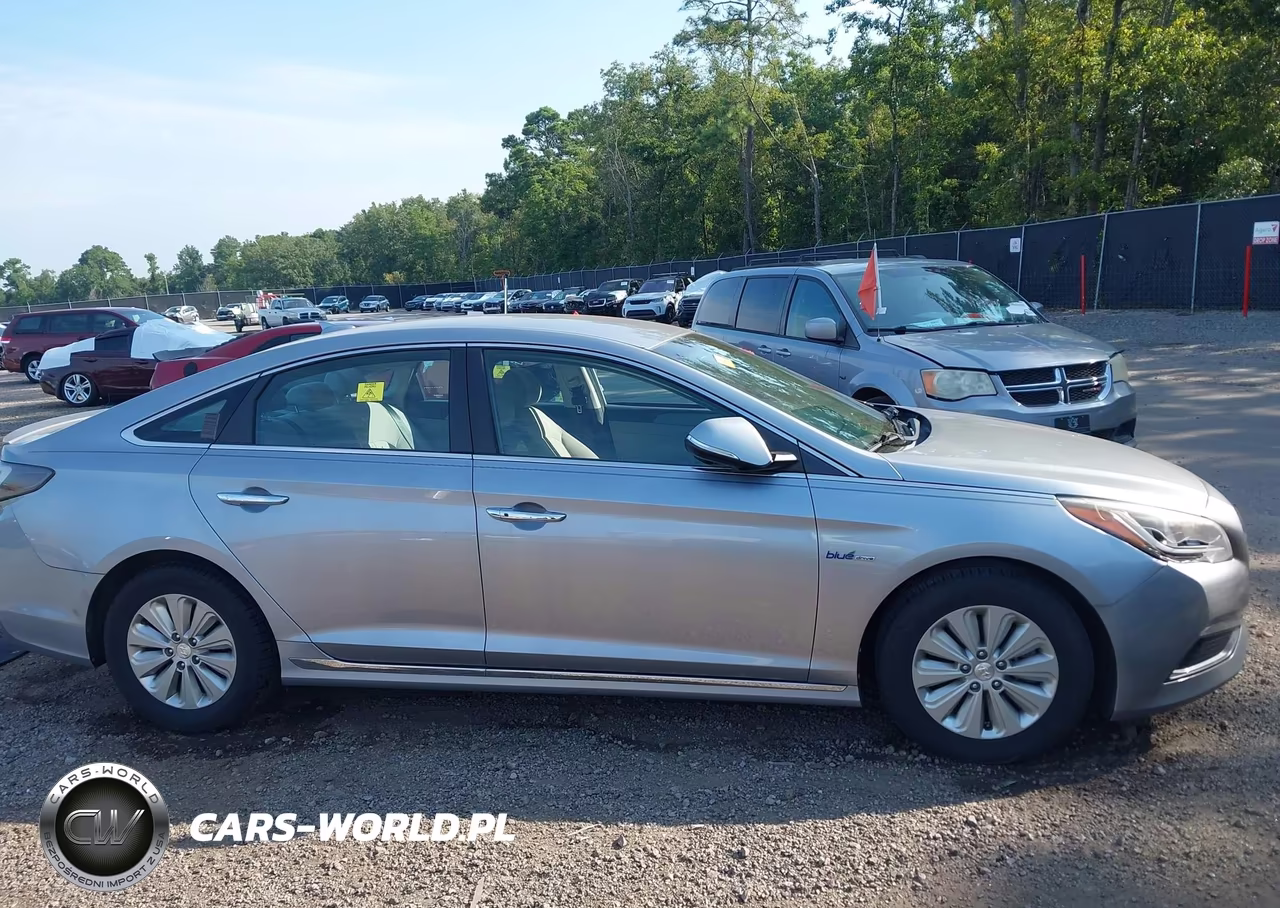 2016 Hyundai Sonata Hybrid Se VIN:KMHE24L16GA027022 - 13