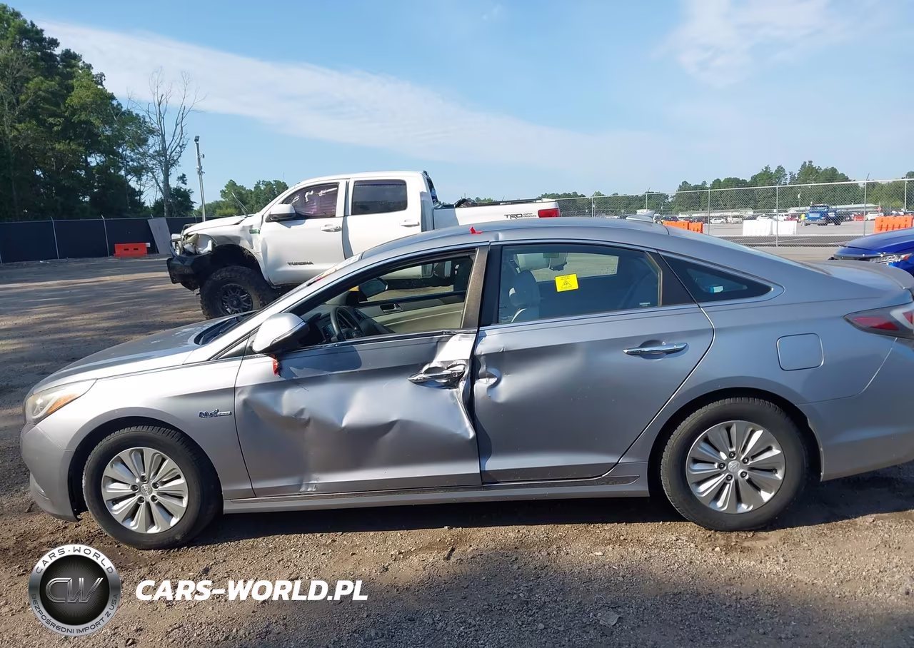 2016 Hyundai Sonata Hybrid Se VIN:KMHE24L16GA027022 - 14