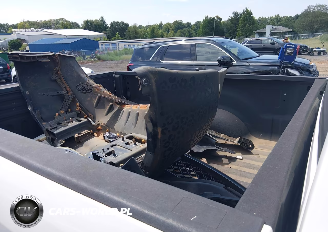 2019 Ram 1500 Classic Tradesman 4X2 6'4 Box VIN:3C6JR6AG0KG702270 - 8