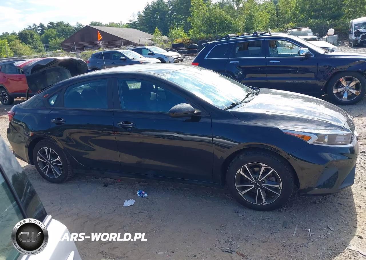 2023 Kia Forte Lxs VIN:3KPF24AD1PE592412 - 13