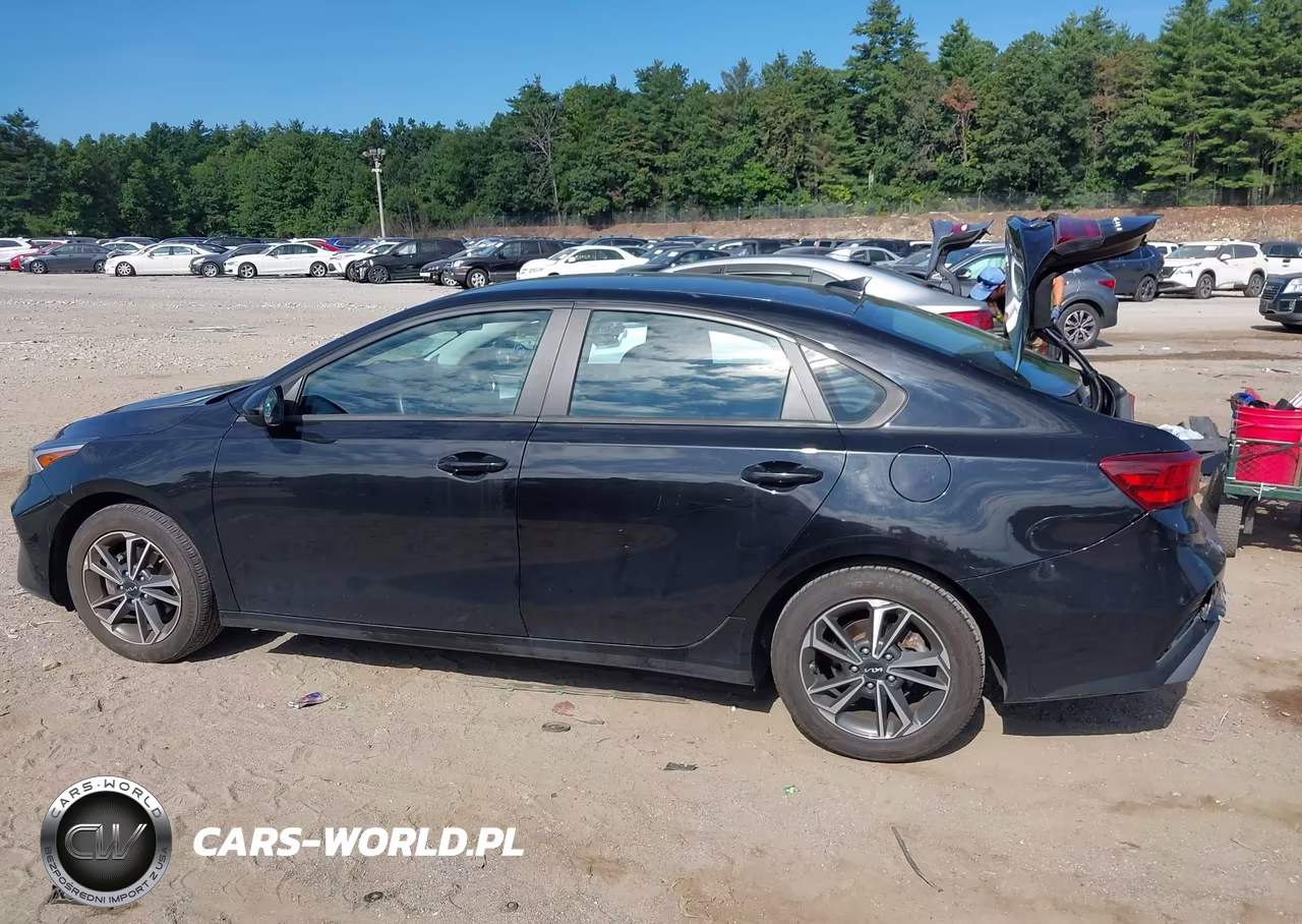 2023 Kia Forte Lxs VIN:3KPF24AD1PE592412 - 14