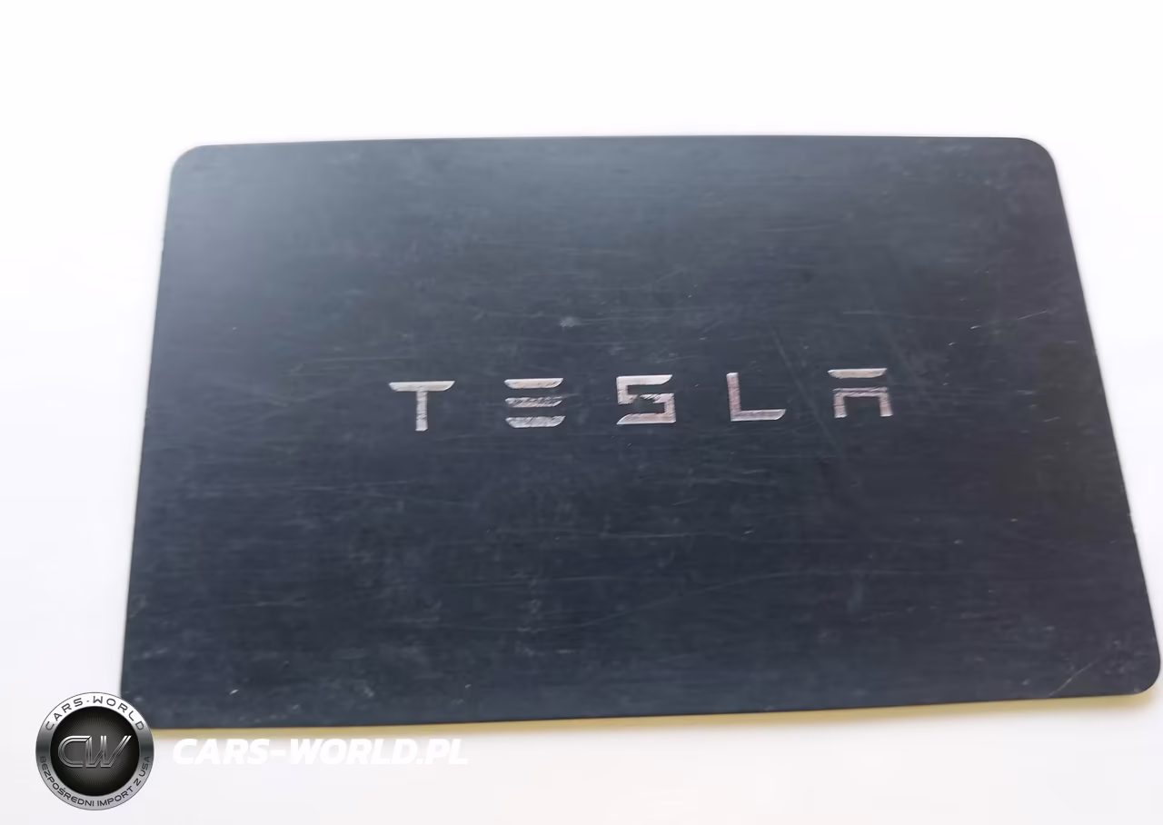 2023 Tesla Model Y VIN:7SAYGDEE1PF644762 - 10