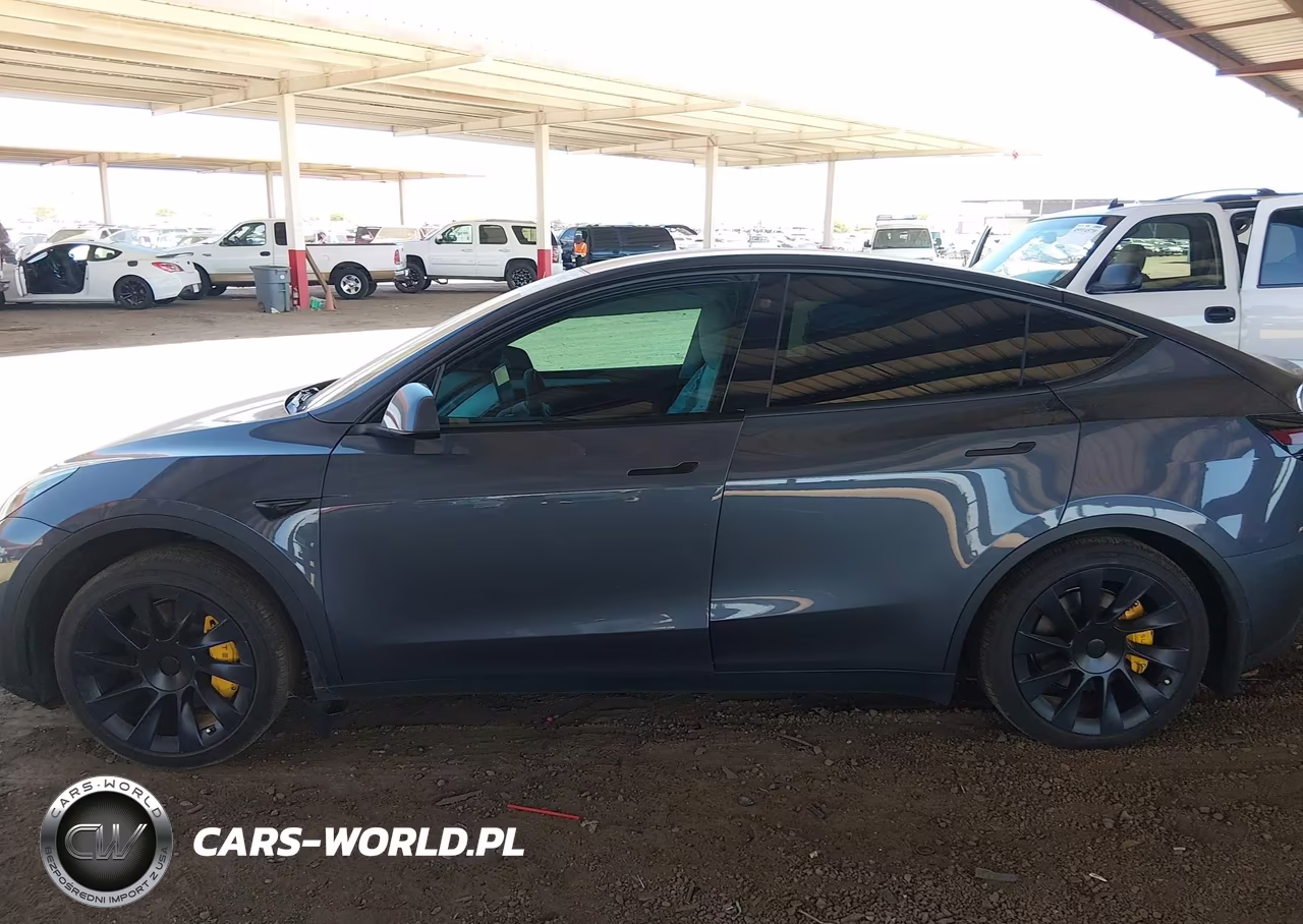 2023 Tesla Model Y VIN:7SAYGDEE1PF644762 - 13