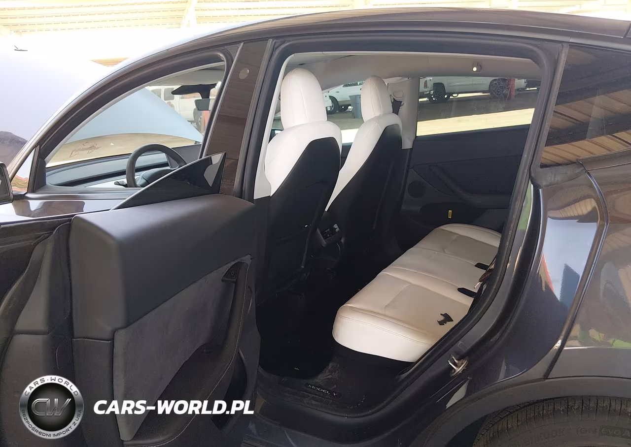 2023 Tesla Model Y VIN:7SAYGDEE1PF644762 - 8