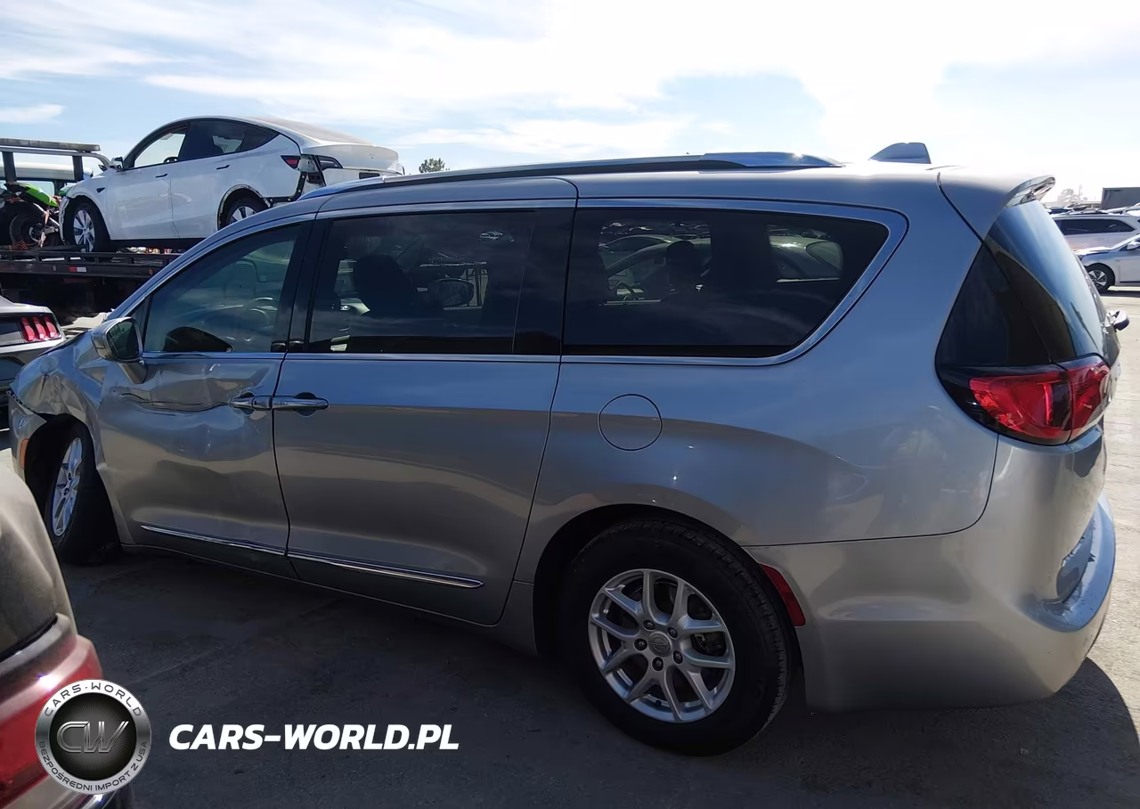 2020 Chrysler Pacifica Touring L VIN:2C4RC1BG7LR116109 - 14