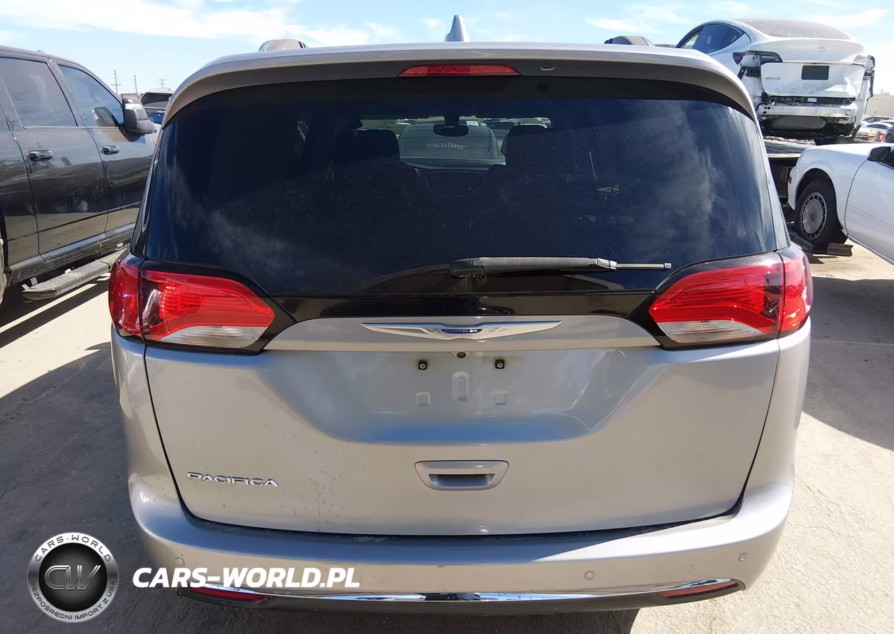 2020 Chrysler Pacifica Touring L VIN:2C4RC1BG7LR116109 - 16