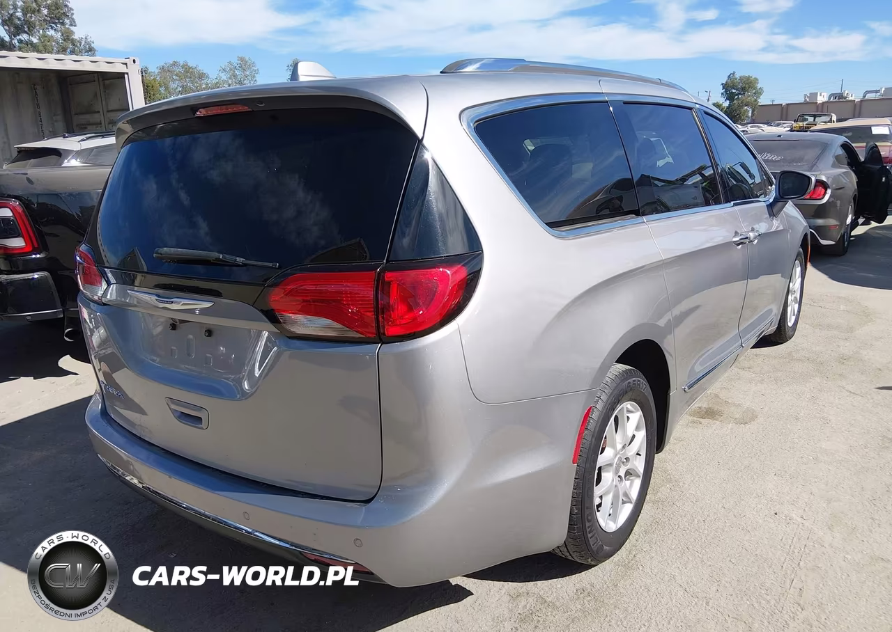 2020 Chrysler Pacifica Touring L VIN:2C4RC1BG7LR116109 - 4