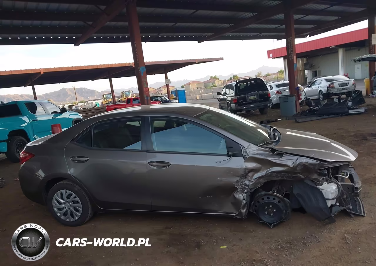 2019 Toyota Corolla Le VIN:2T1BURHE6KC148728 - 14