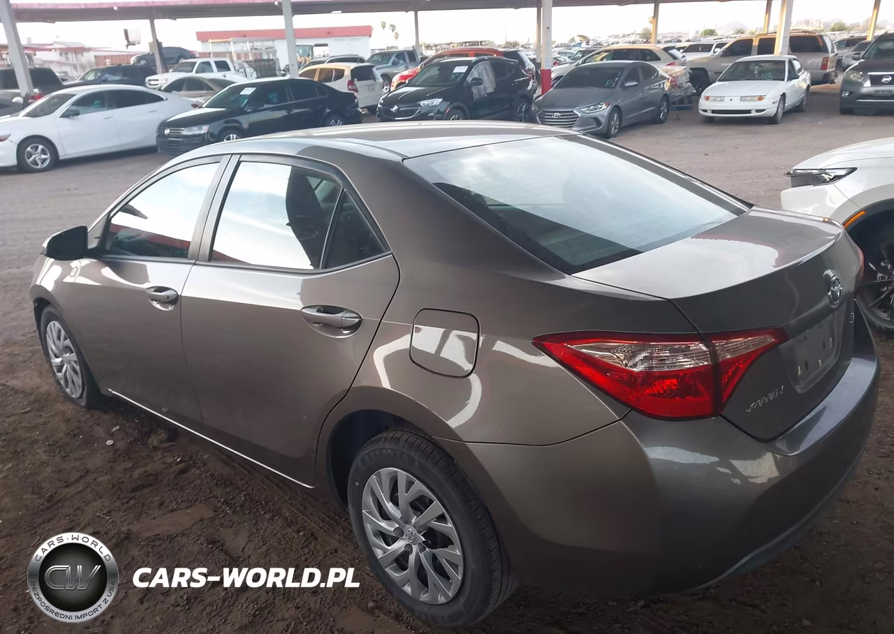 2019 Toyota Corolla Le VIN:2T1BURHE6KC148728 - 3