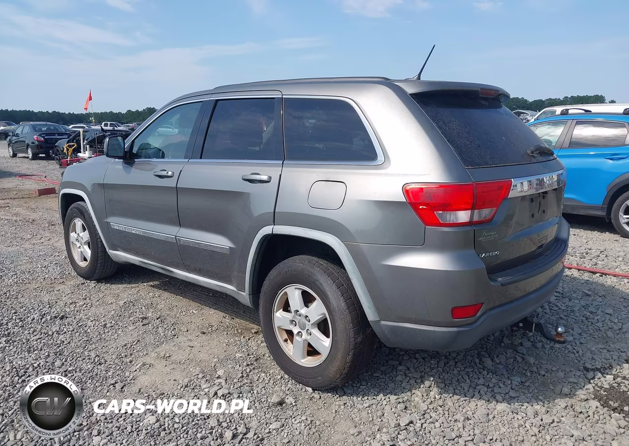 2012 Jeep Grand Cherokee Laredo VIN:1C4RJEAG5CC209623 - 3