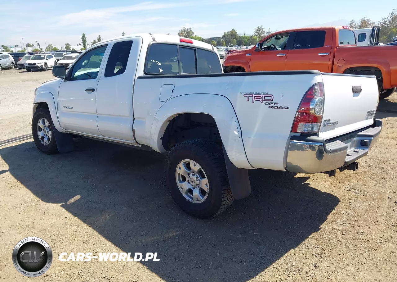 2010 Toyota Tacoma Prerunner V6 VIN:5TETU4GNXAZ694241 - 3