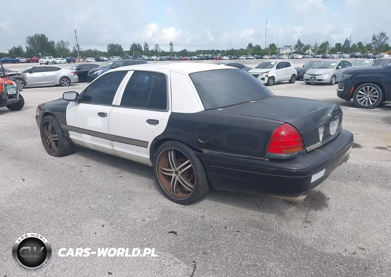 2007 Ford Crown Victoria VIN:2FAHP71W97X123596 - 3