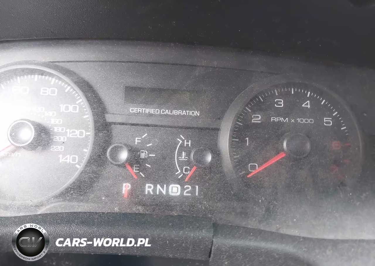 2007 Ford Crown Victoria VIN:2FAHP71W97X123596 - 7