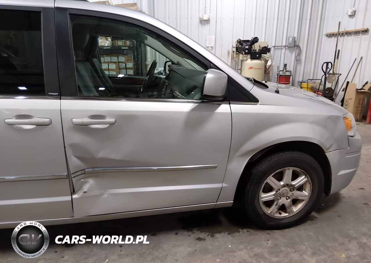 2009 Chrysler Town & Country Touring VIN:2A8HR541X9R529296 - 6
