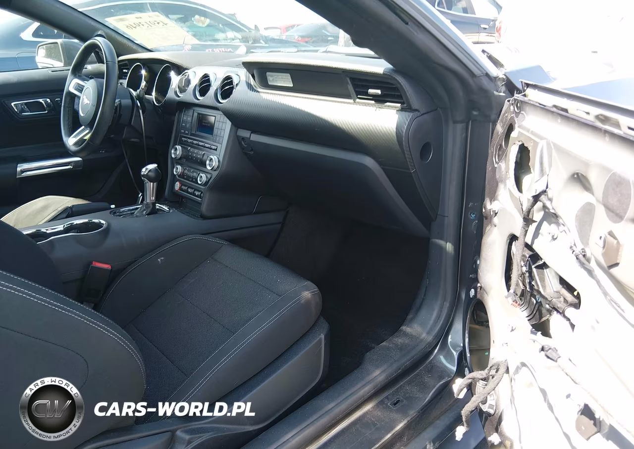 2015 Ford Mustang V6 VIN:1FA6P8AM7F5314042 - 5