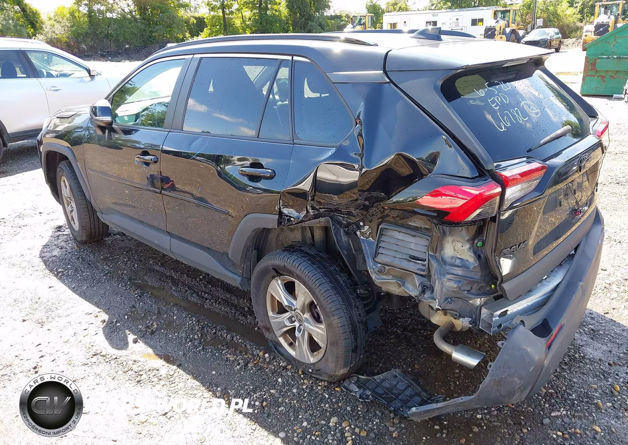 2022 Toyota Rav4 Xle VIN:2T3P1RFV3NC266782 - 3