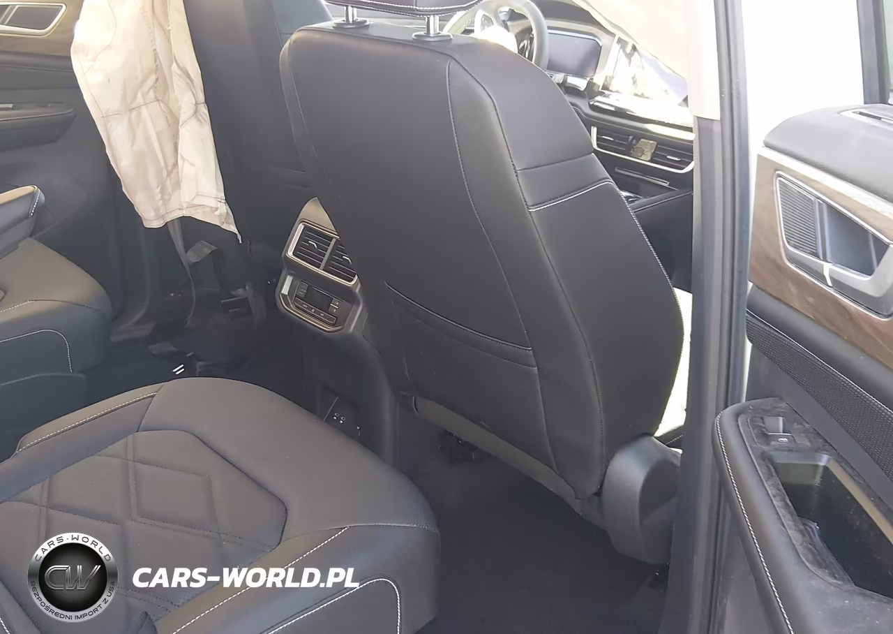 2026 Volkswagen Atlas Se With Technology VIN:1V2KN2CA6TC572069 - 8