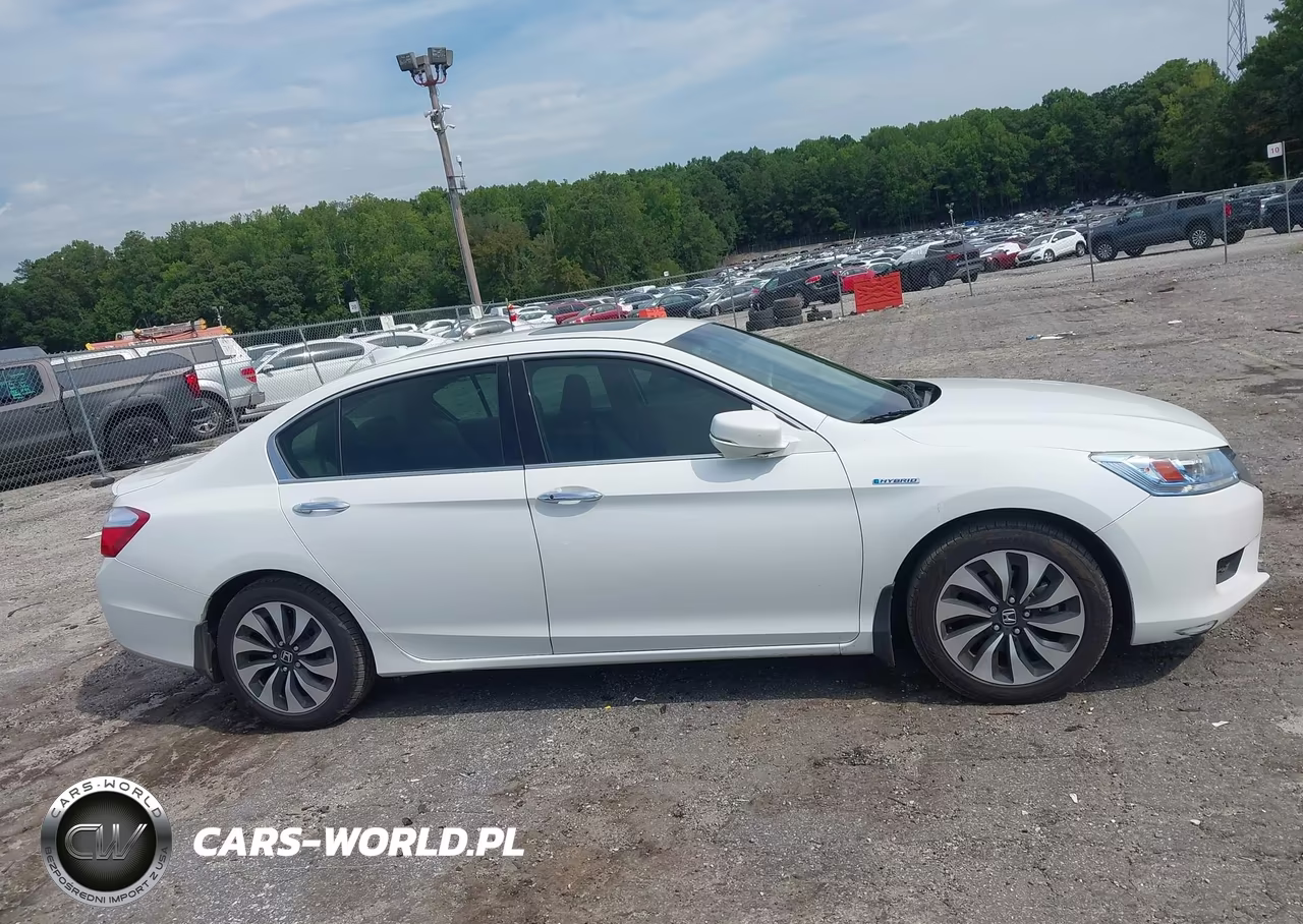 2014 Honda Accord Hybrid Touring VIN:1HGCR6F76EA007337 - 13