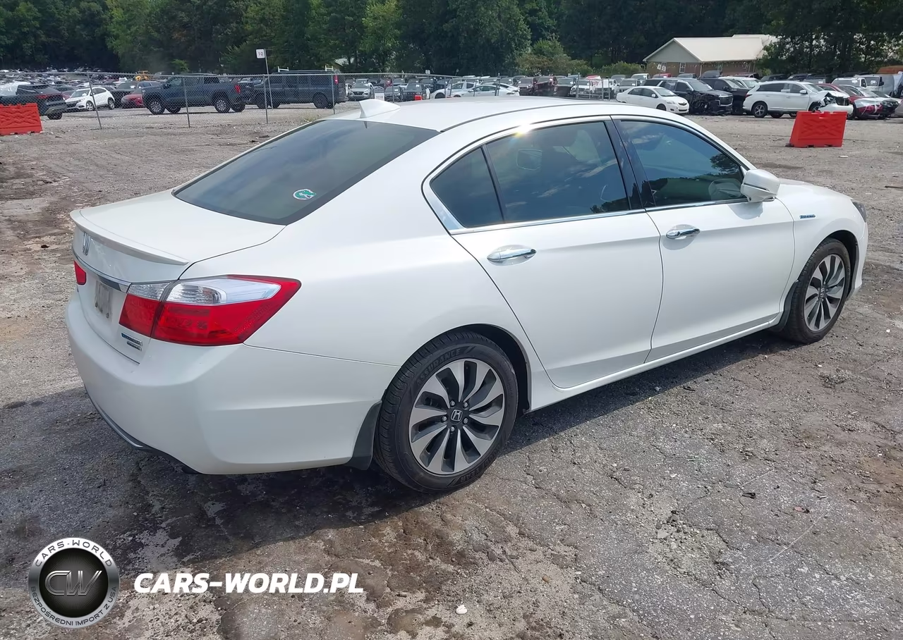 2014 Honda Accord Hybrid Touring VIN:1HGCR6F76EA007337 - 4