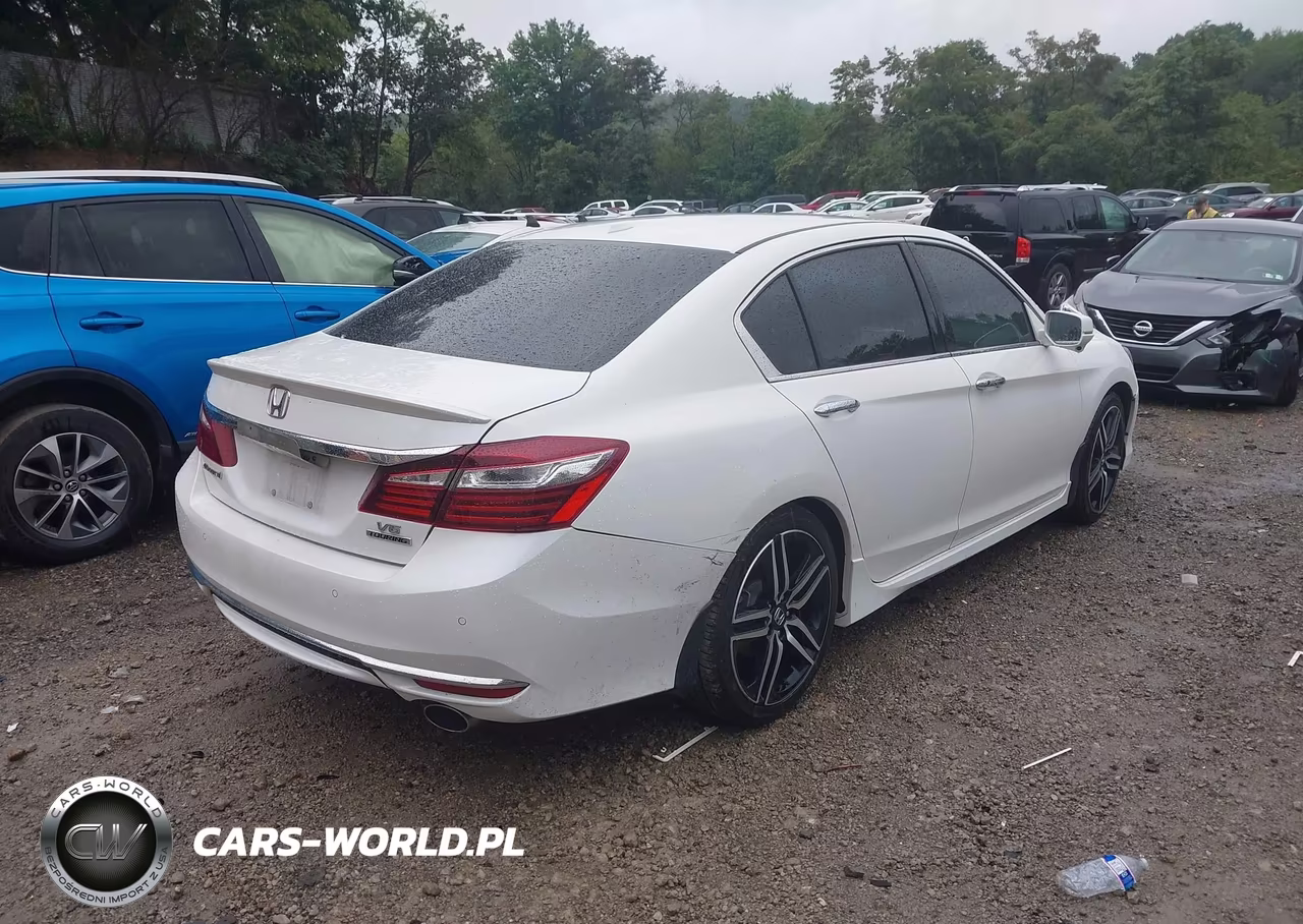2016 Honda Accord Touring VIN:1HGCR3F97GA027583 - 4