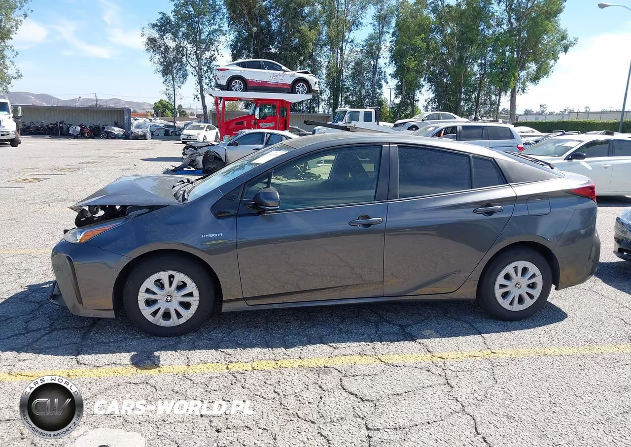 2019 Toyota Prius Le VIN:JTDKARFU0K3083824 - 16