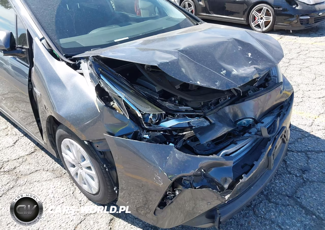 2019 Toyota Prius Le VIN:JTDKARFU0K3083824 - 6