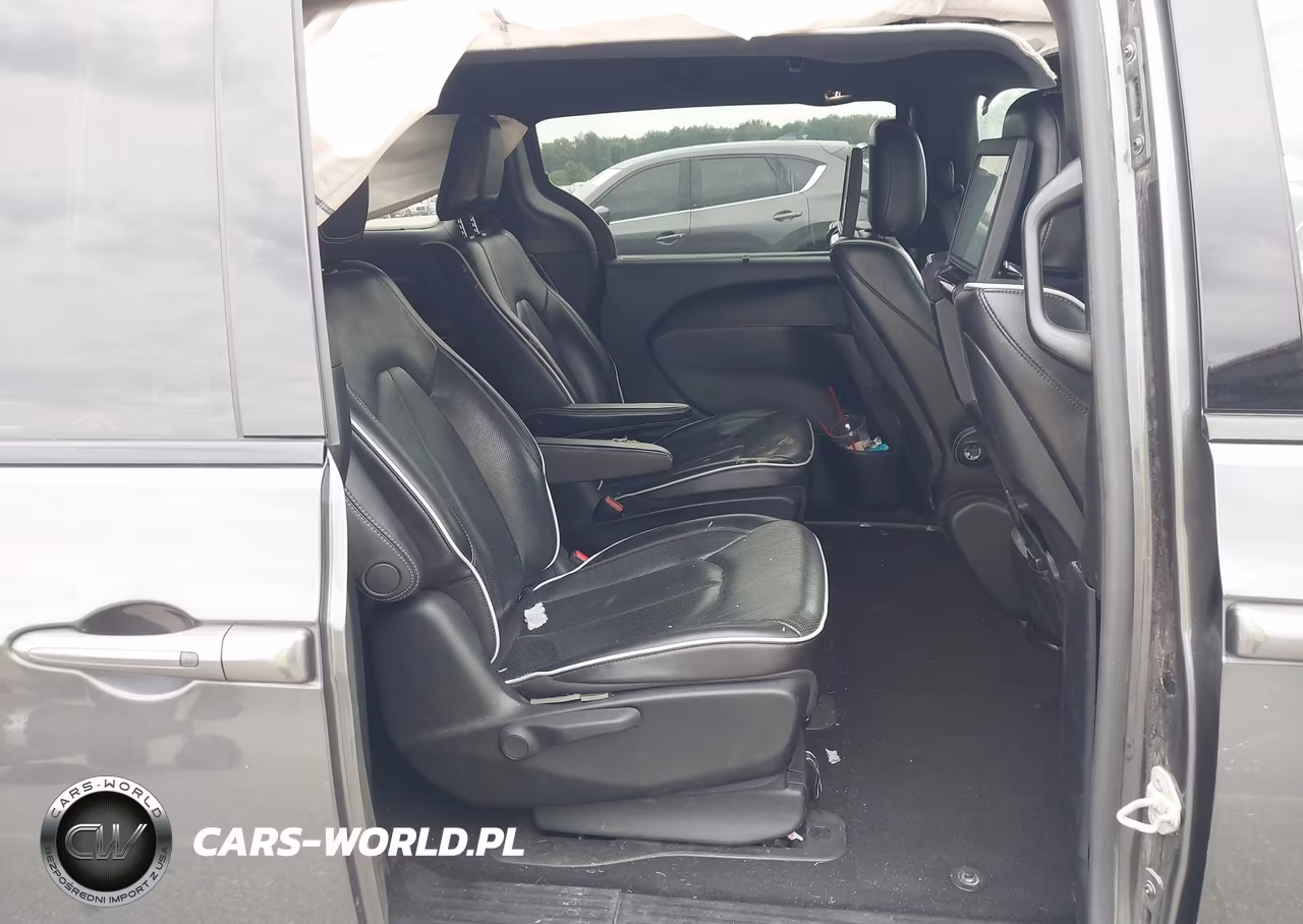 2021 Chrysler Pacifica Hybrid Limited VIN:2C4RC1S7XMR535623 - 8