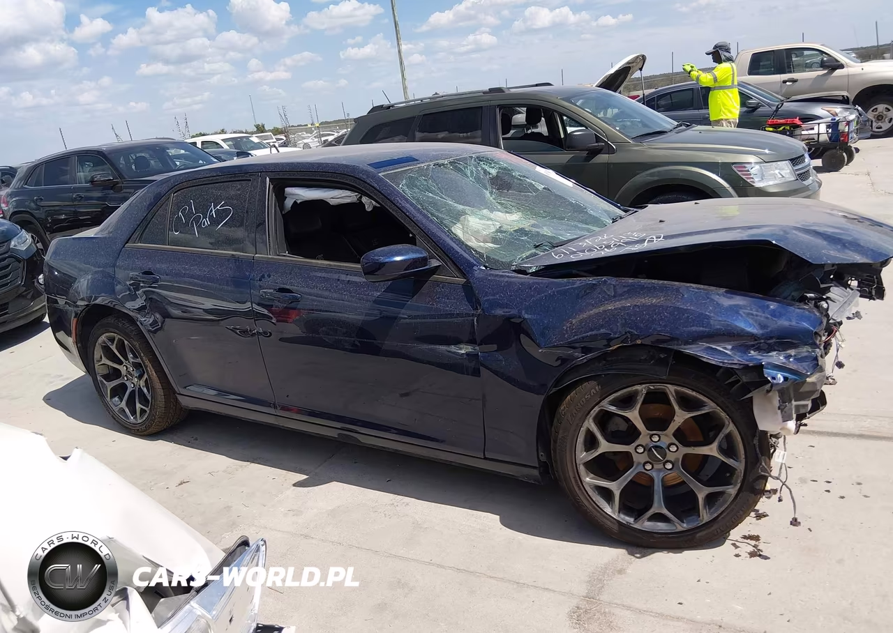 2016 Chrysler 300 300S VIN:2C3CCABG1GH269915 - 13