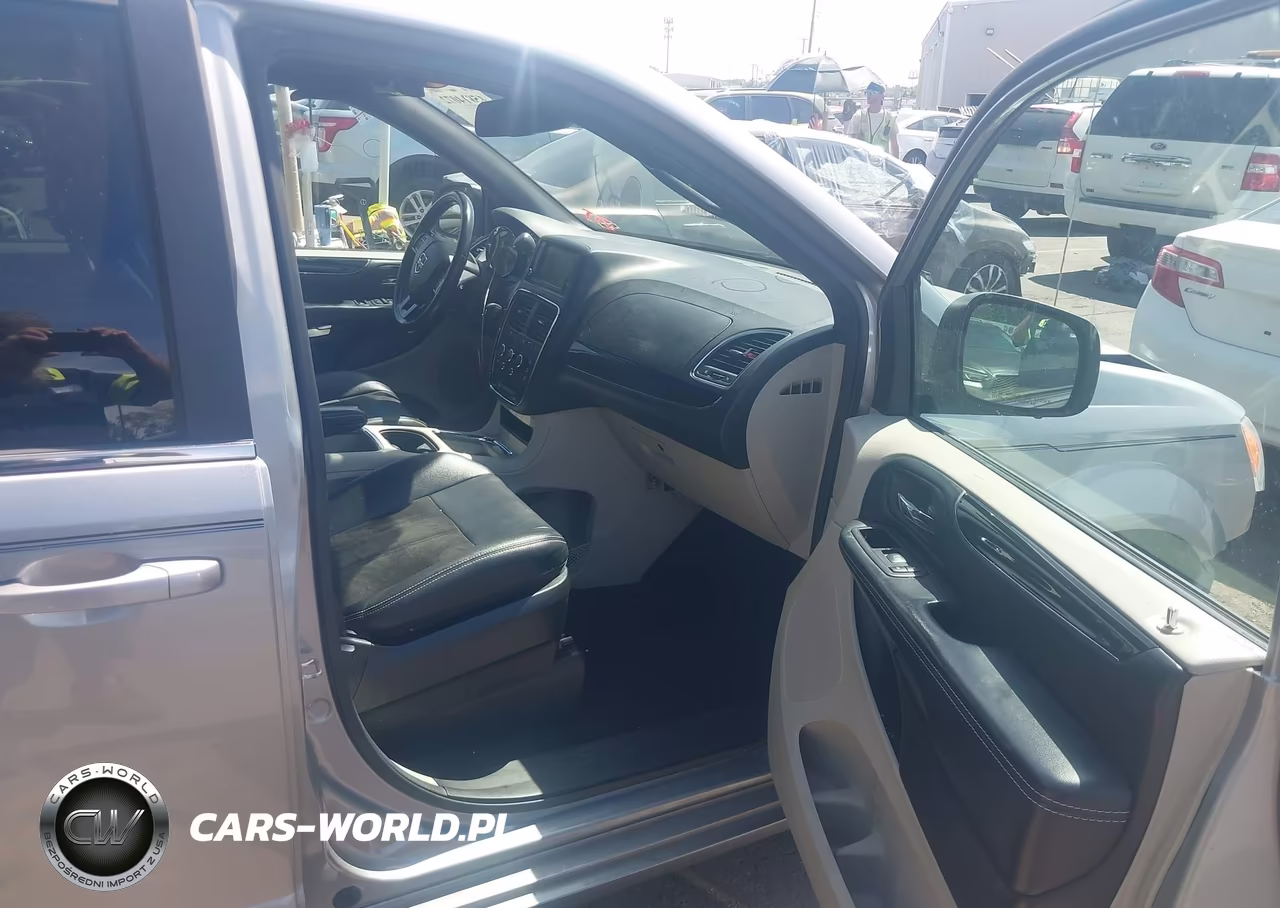2019 Dodge Grand Caravan Sxt VIN:2C4RDGCG0KR774822 - 5