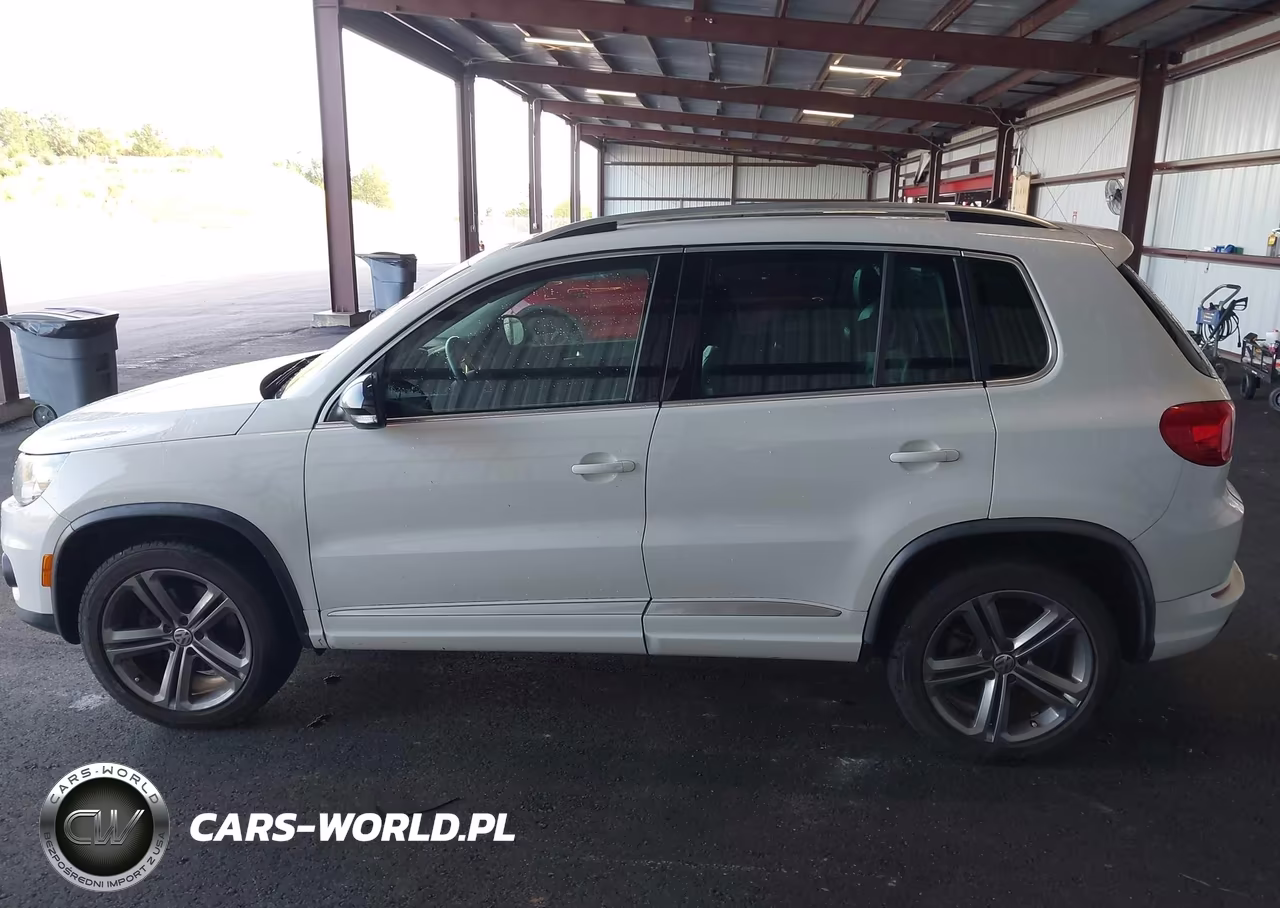 2017 Volkswagen Tiguan Sport VIN:WVGTV7AX4HW507023 - 14