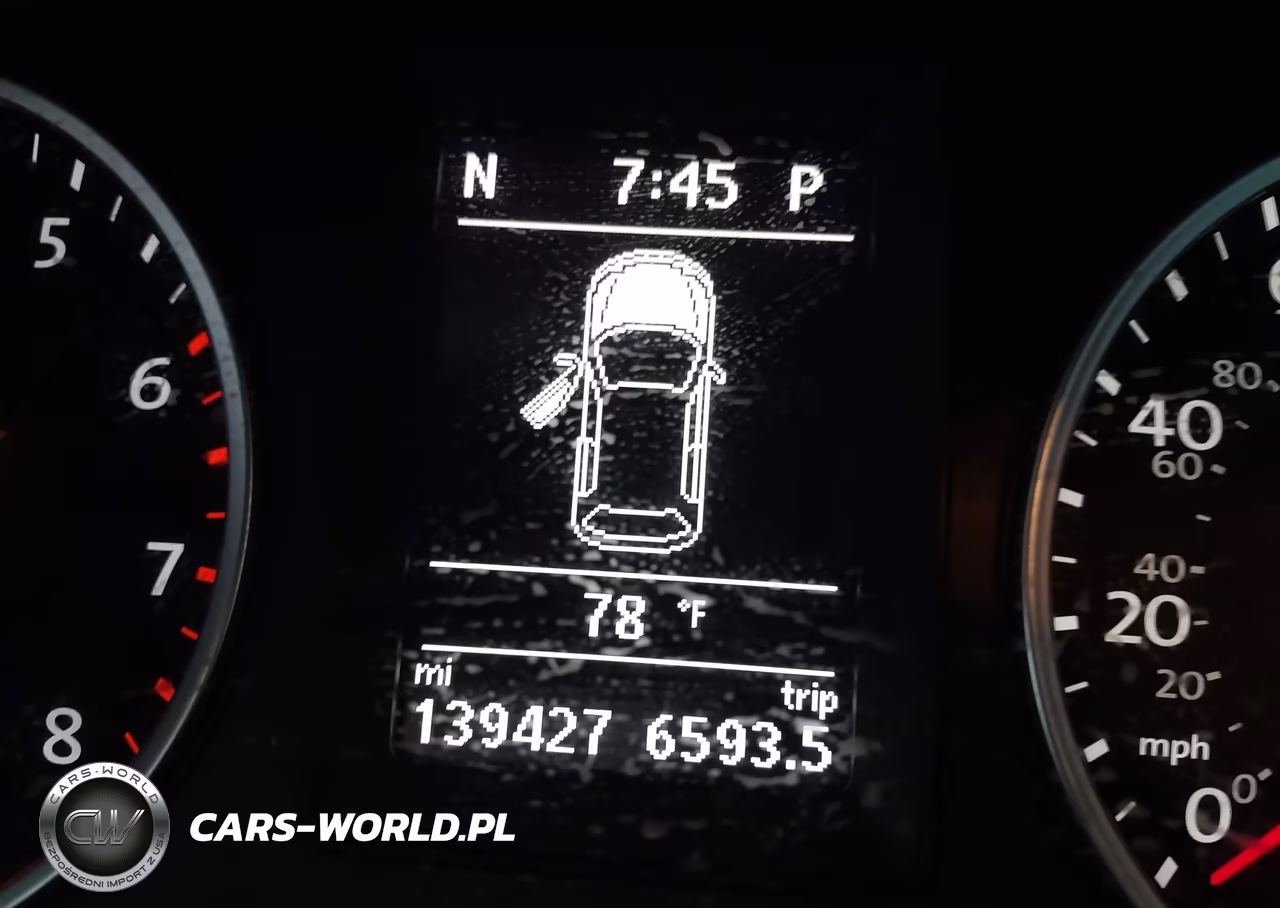 2017 Volkswagen Tiguan Sport VIN:WVGTV7AX4HW507023 - 15