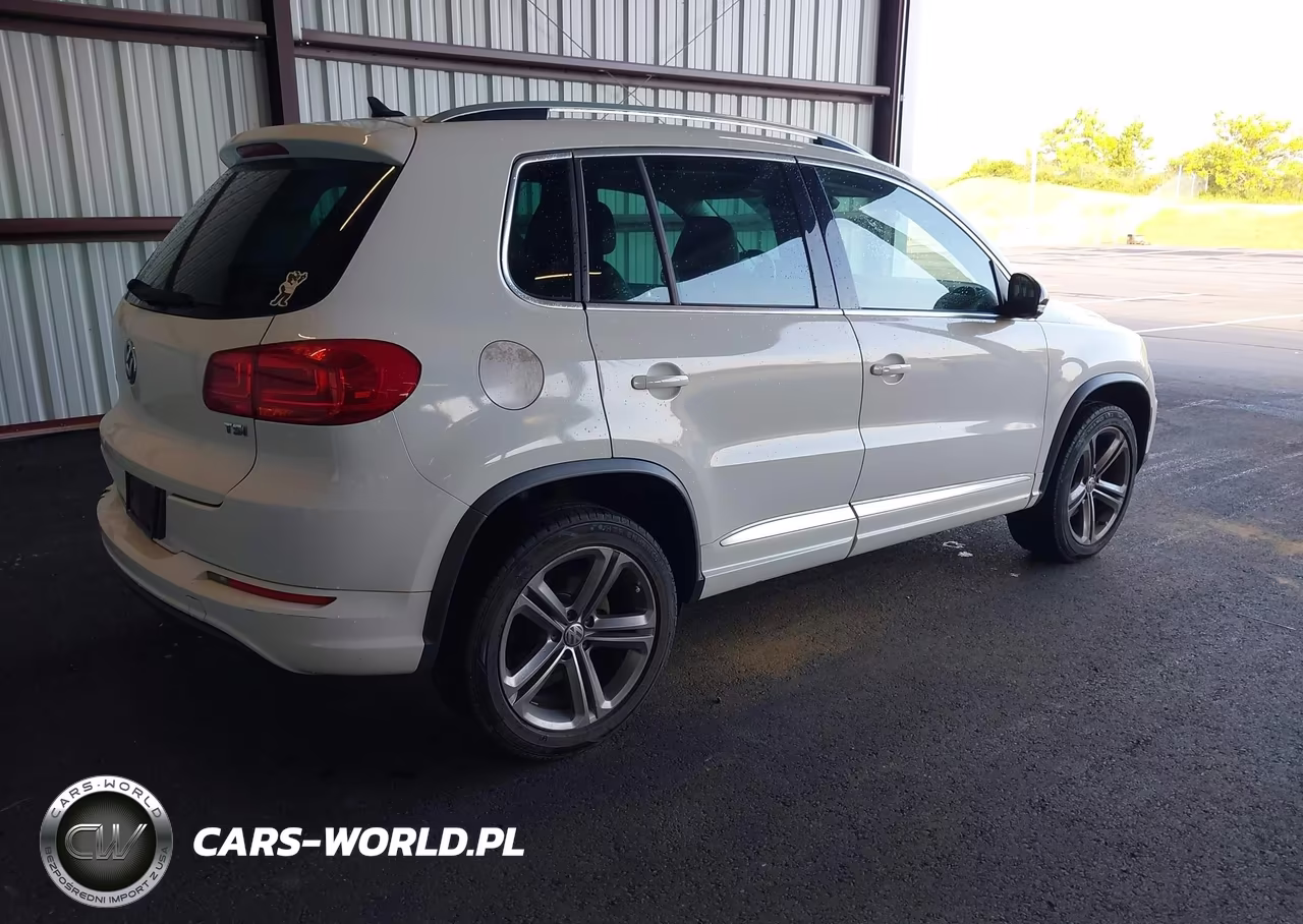 2017 Volkswagen Tiguan Sport VIN:WVGTV7AX4HW507023 - 4