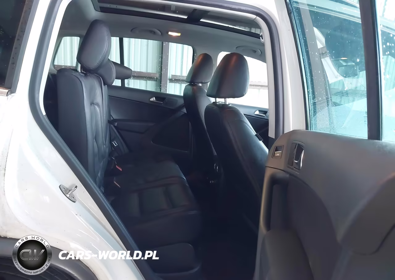 2017 Volkswagen Tiguan Sport VIN:WVGTV7AX4HW507023 - 8