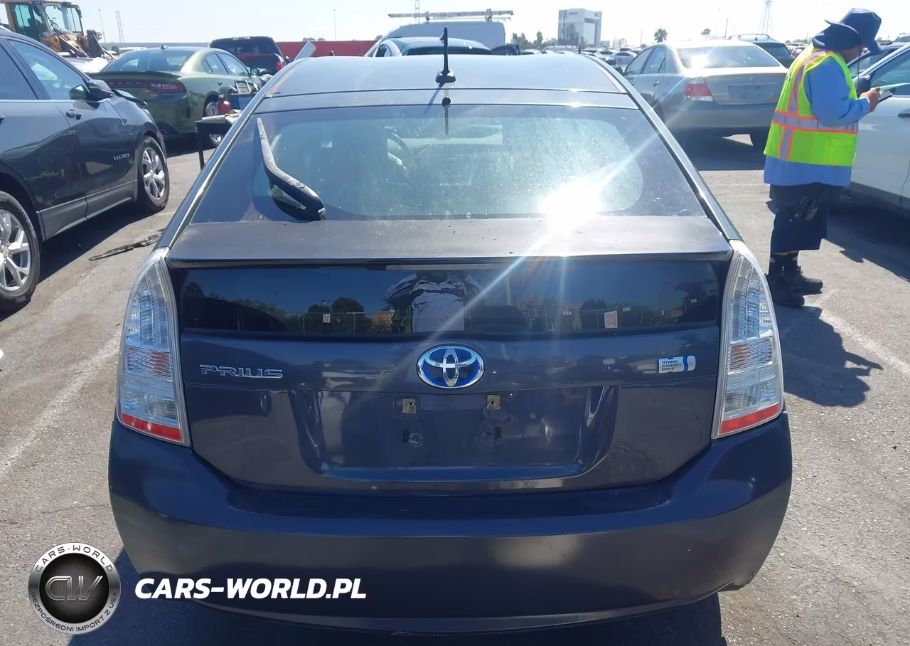 2011 Toyota Prius Four VIN:JTDKN3DU0B0285097 - 16