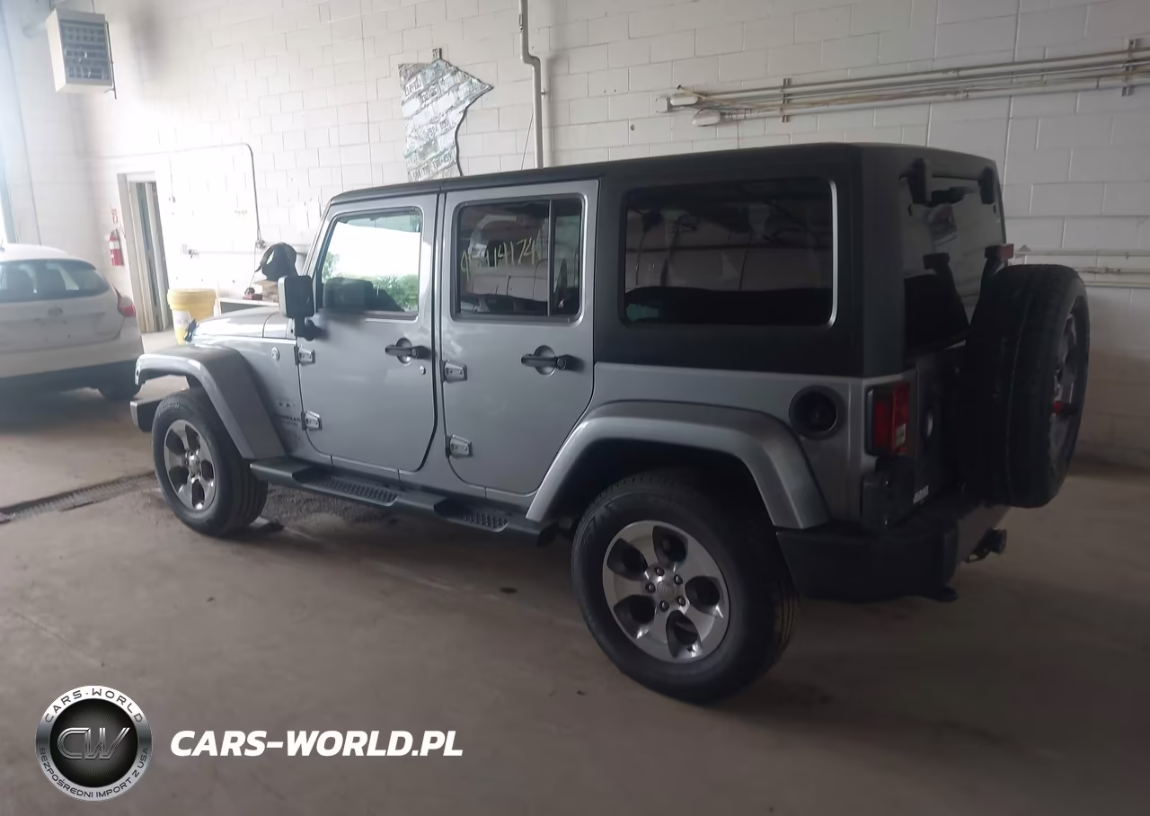 2016 Jeep Wrangler Unlimited Sahara VIN:1C4BJWEG4GL289746 - 3