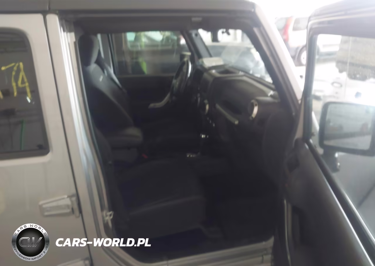 2016 Jeep Wrangler Unlimited Sahara VIN:1C4BJWEG4GL289746 - 5
