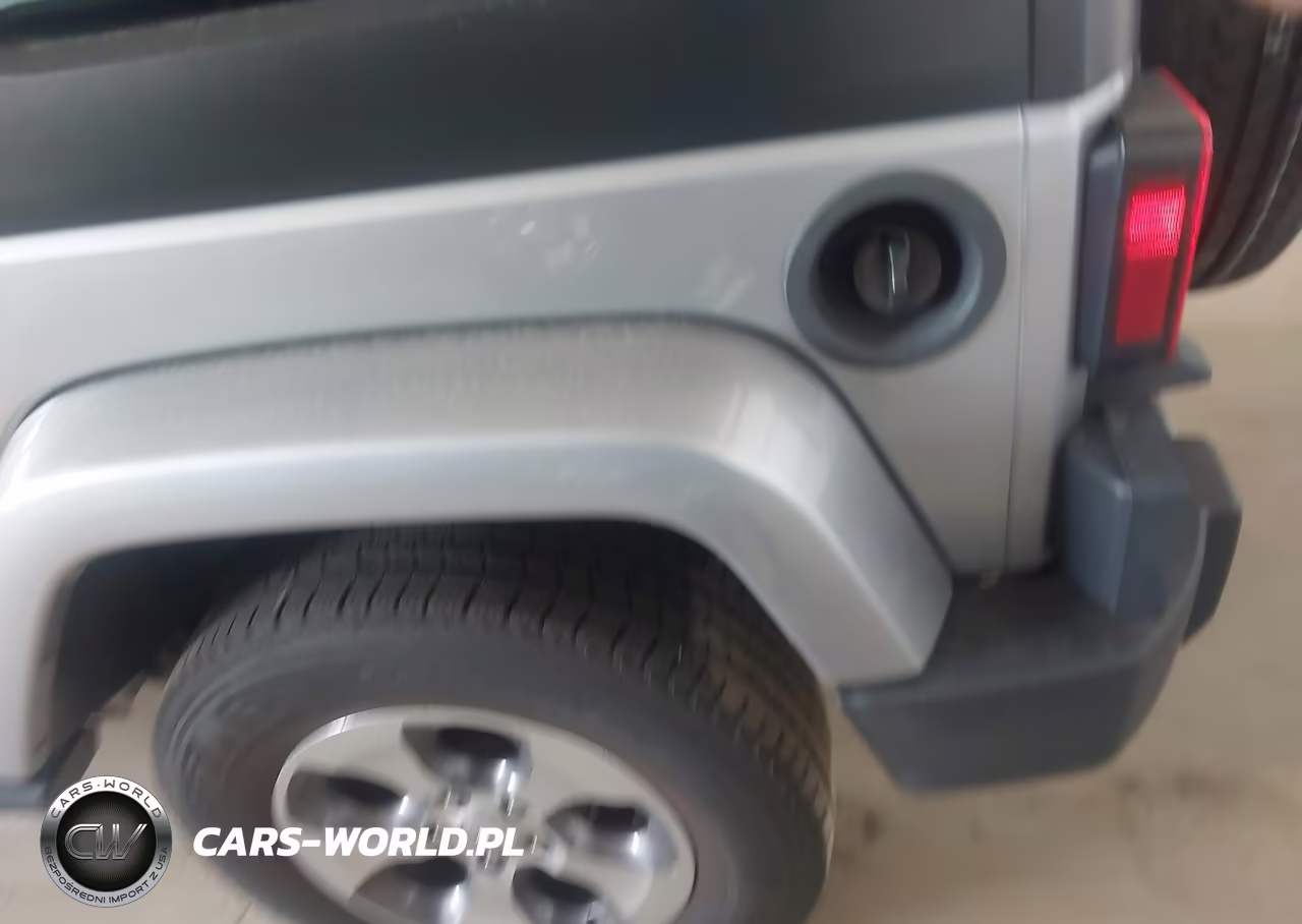 2016 Jeep Wrangler Unlimited Sahara VIN:1C4BJWEG4GL289746 - 6