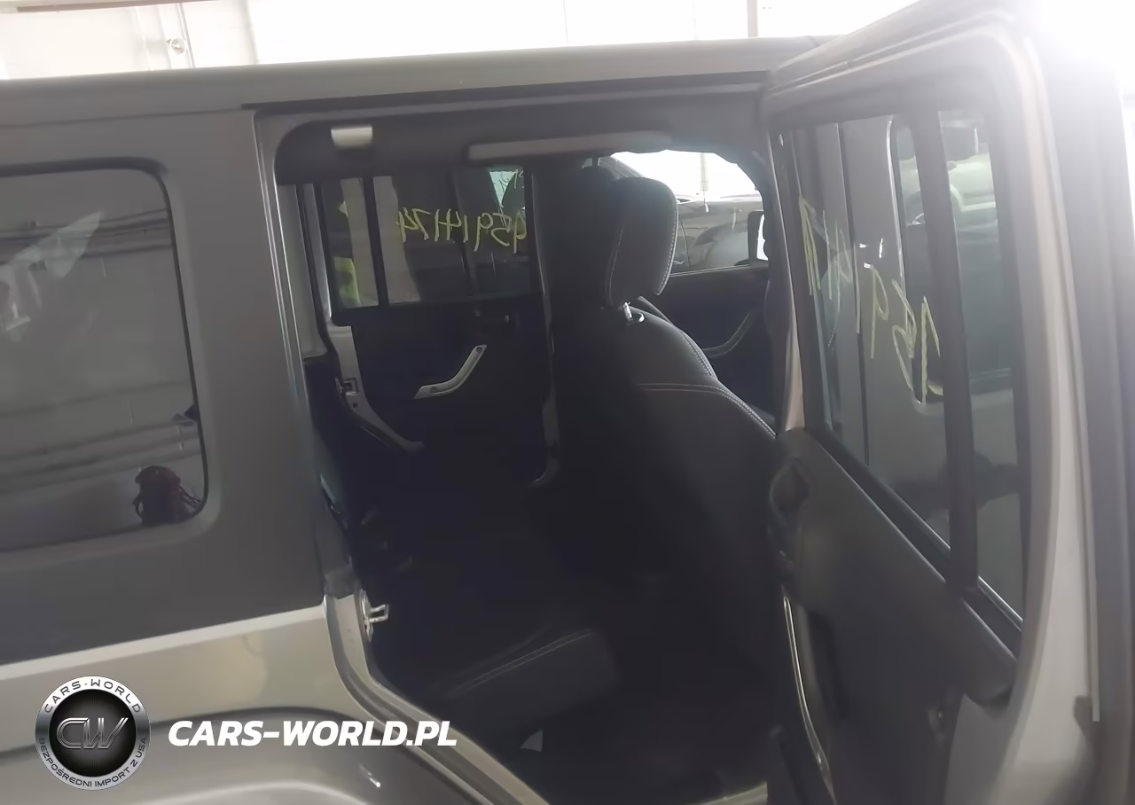 2016 Jeep Wrangler Unlimited Sahara VIN:1C4BJWEG4GL289746 - 8