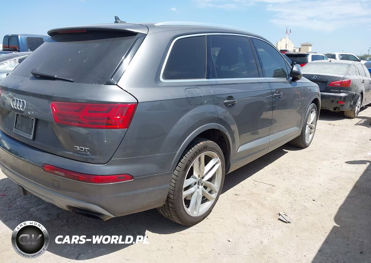 2018 Audi Q7 3.0T Premium VIN:WA1VAAF73JD039084 - 4