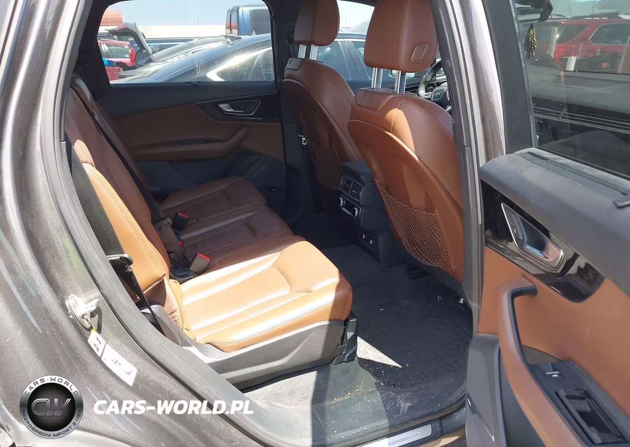 2018 Audi Q7 3.0T Premium VIN:WA1VAAF73JD039084 - 8