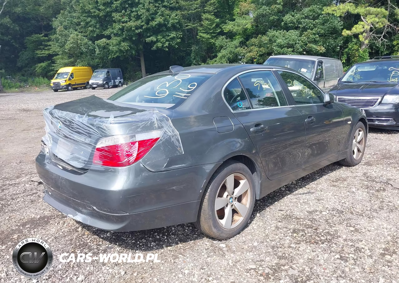 2007 BMW 525Xi VIN:WBANF33547CW70993 - 4