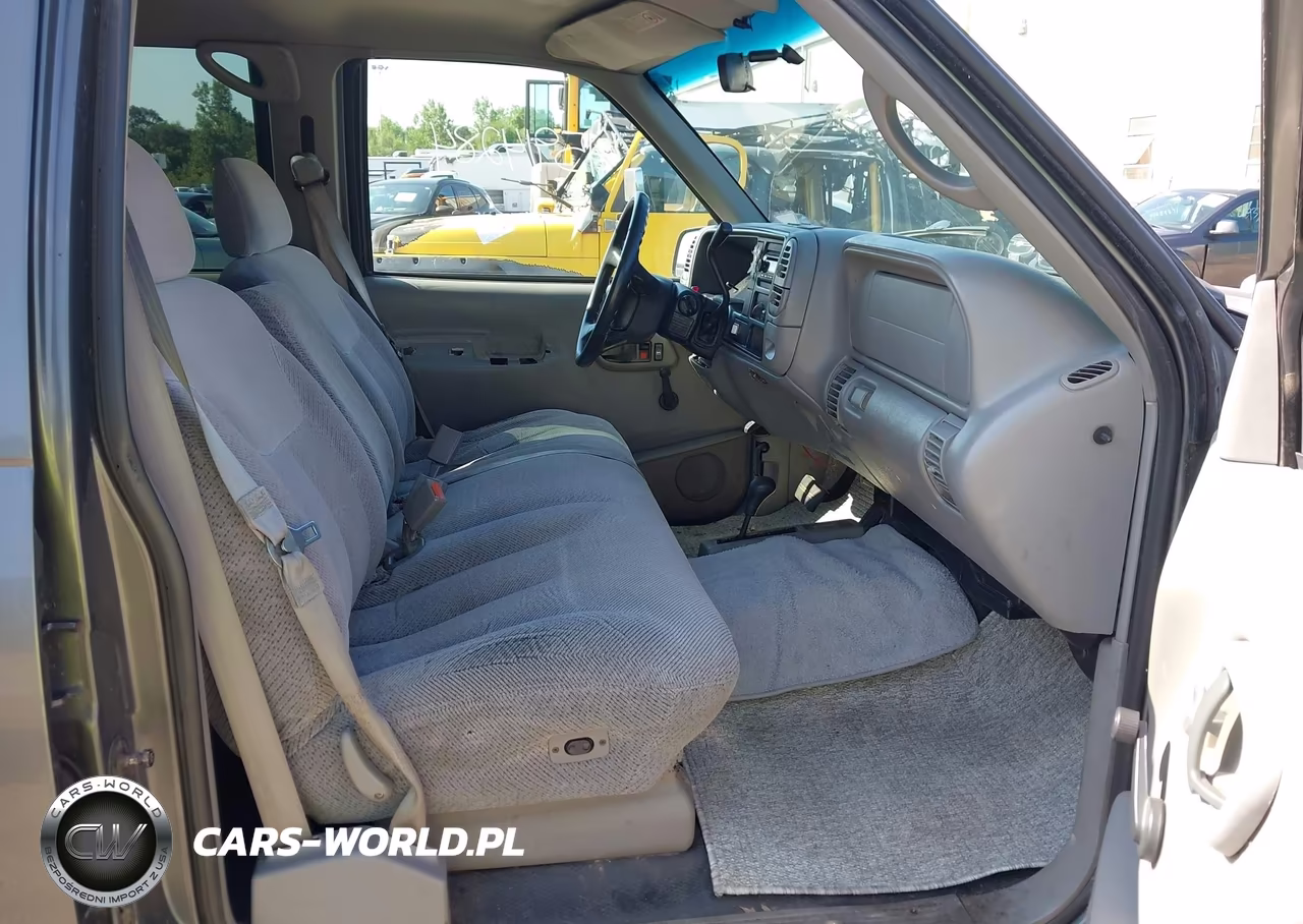 1999 Chevrolet Suburban VIN:1GNFK16R4XJ339176 - 5