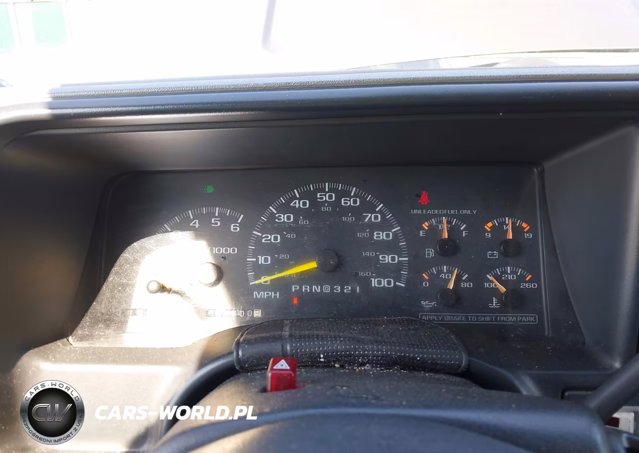 1999 Chevrolet Suburban VIN:1GNFK16R4XJ339176 - 7