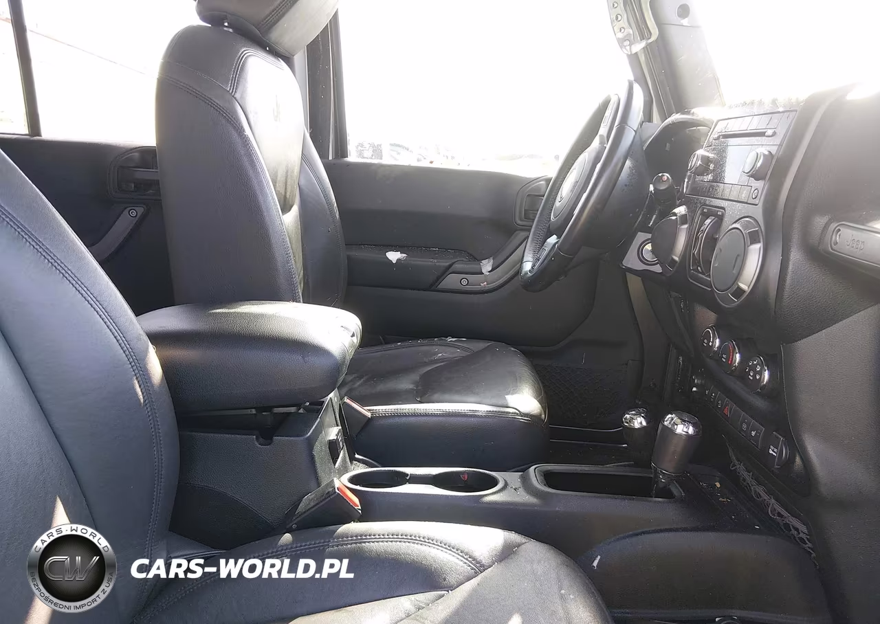 2017 Jeep Wrangler Unlimited Sport 4X4 VIN:1C4BJWDG2HL521828 - 5