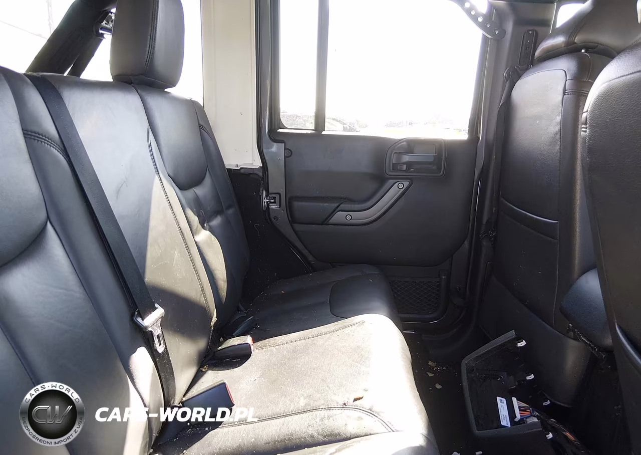 2017 Jeep Wrangler Unlimited Sport 4X4 VIN:1C4BJWDG2HL521828 - 8