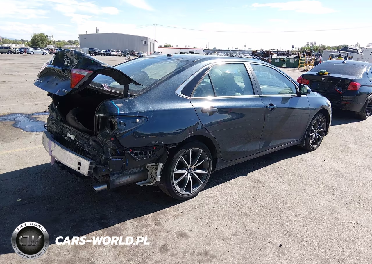 2016 Toyota Camry Xse VIN:4T1BF1FK0GU607925 - 4