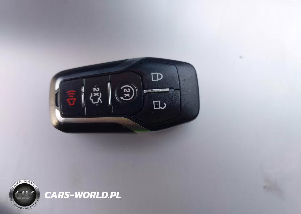 2016 Ford Fusion Energi Titanium VIN:3FA6P0SU5GR115117 - 11